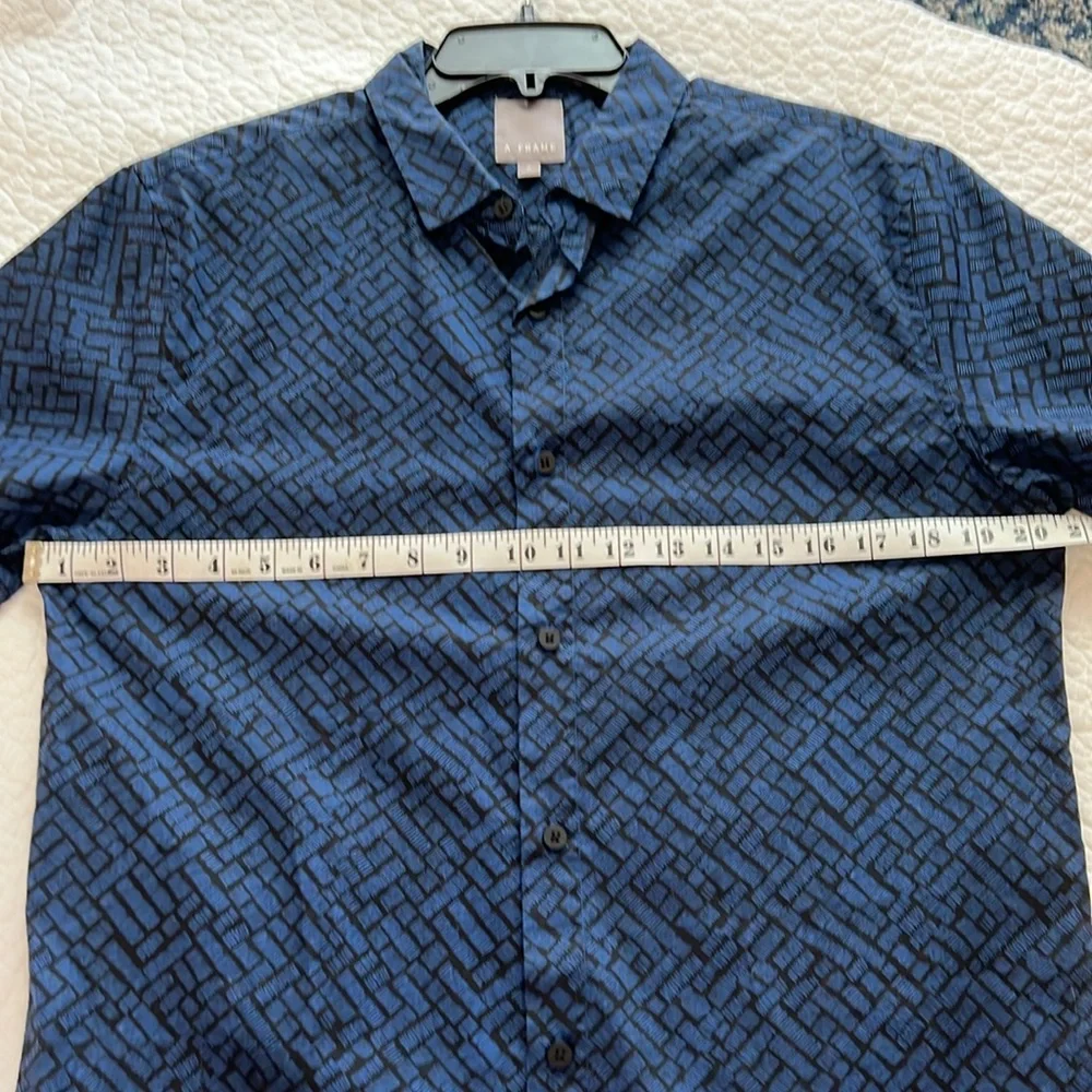 A Frame Men’s Short Sleeve Button Up Blue/Black Geo Print Shirt Medium - Picture 6 of 8